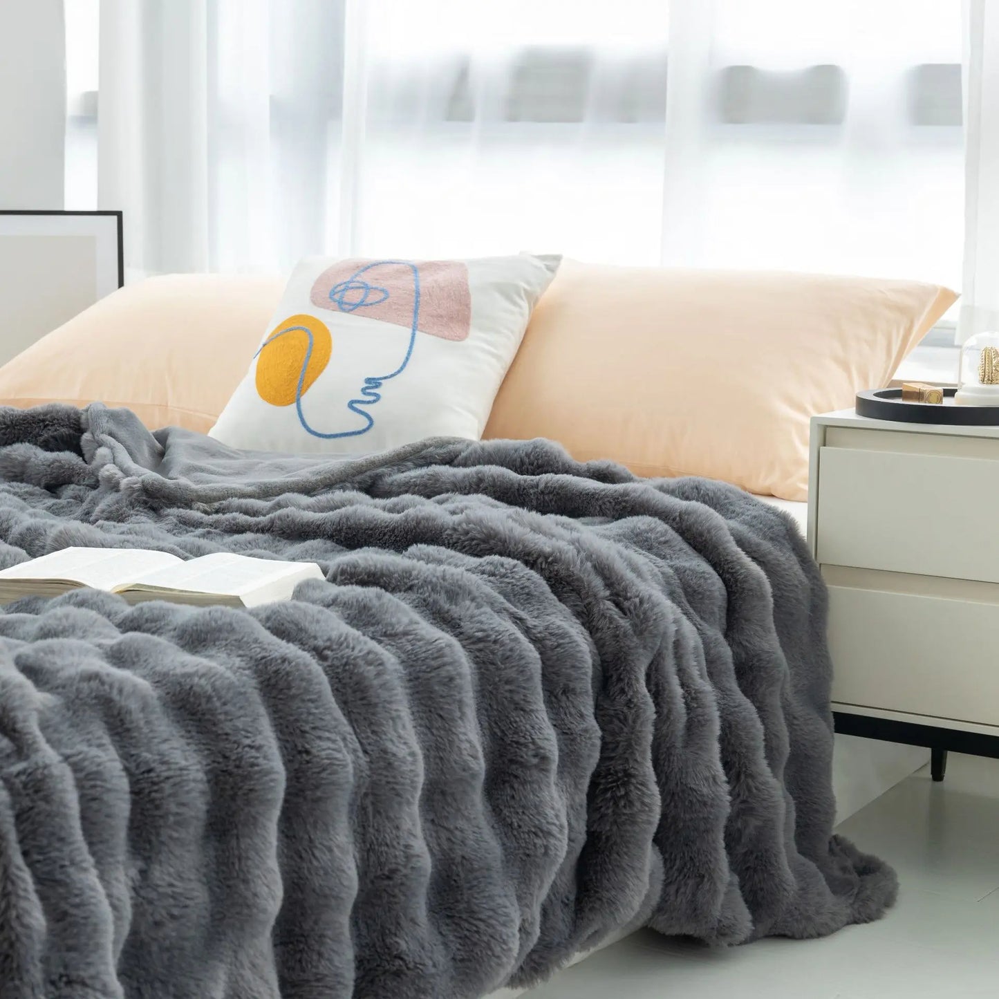 Extra Soft Faux Fur Plush Blanket